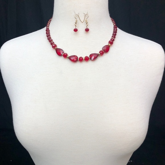 Red Glass Beaded Single Row Necklace Earrings Set - Picture 3 of 3